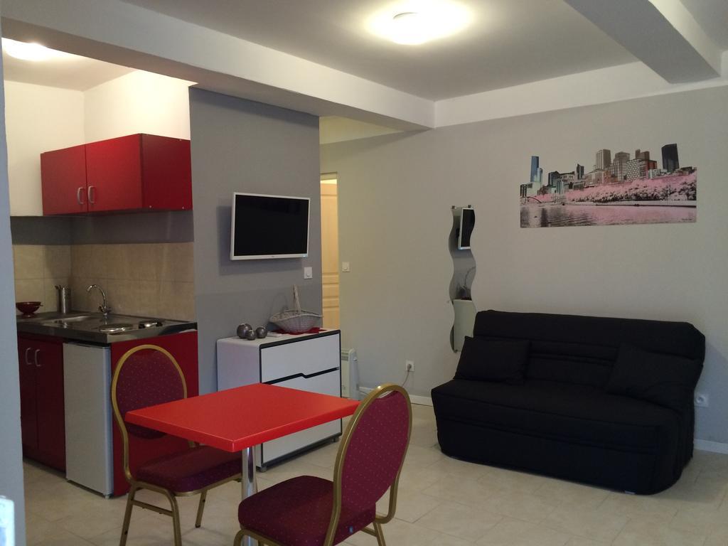 Jolie Appartement, L'Enclave Des Secrets LʼIsle-sur-la-Sorgue Δωμάτιο φωτογραφία